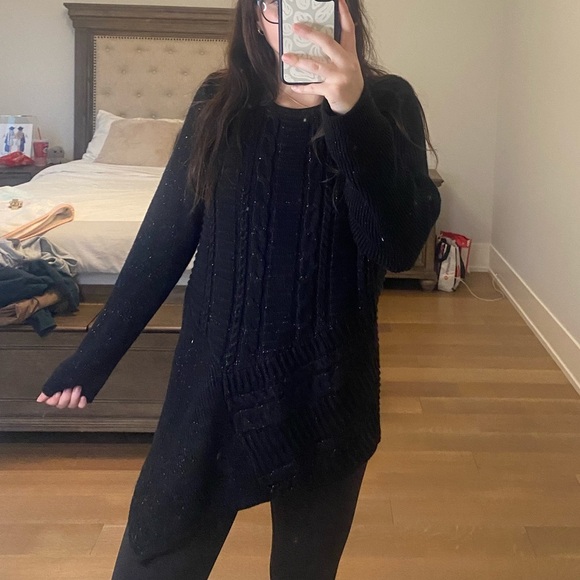 Dana Buchman Sweaters - Dana Buchman Black Sparkly Asymmetrical Crewneck Sweater size Large